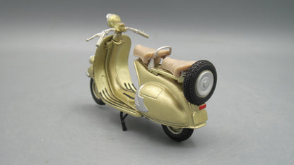 Maisto   Vespa Hoffmann Konigin 1954 Golden