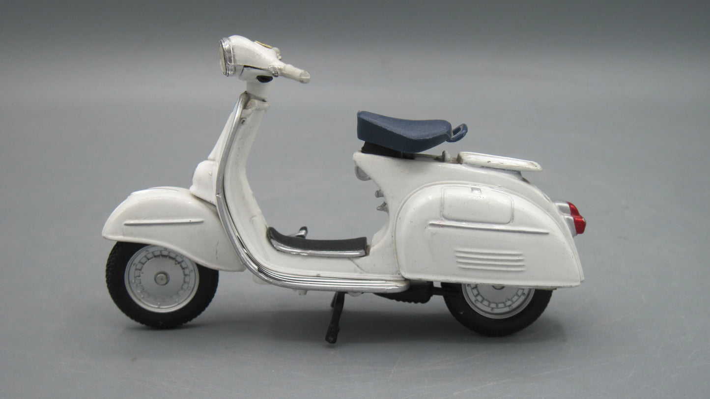 Maisto   Vespa Granturismo  1966 White
