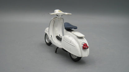 Maisto   Vespa Granturismo  1966 White