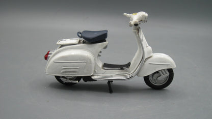 Maisto   Vespa Granturismo  1966 White