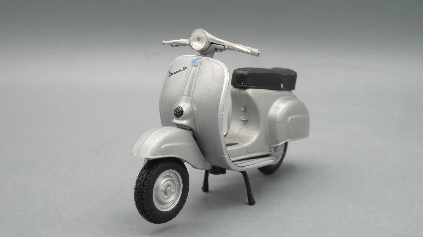 Maisto   Vespa GS 1958 Silver