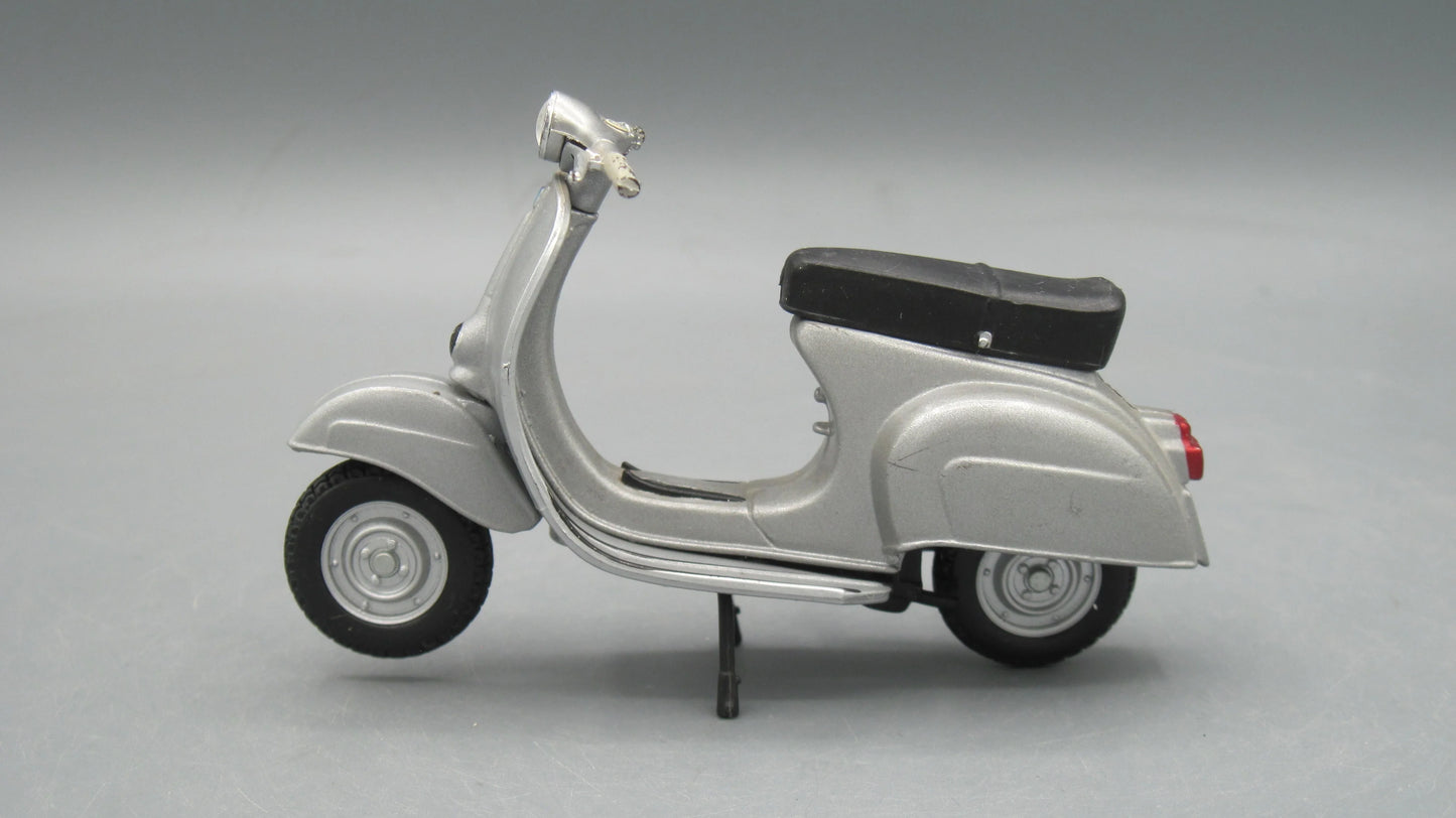 Maisto   Vespa GS 1958 Silver