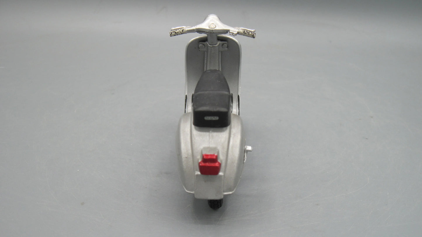 Maisto   Vespa GS 1958 Silver