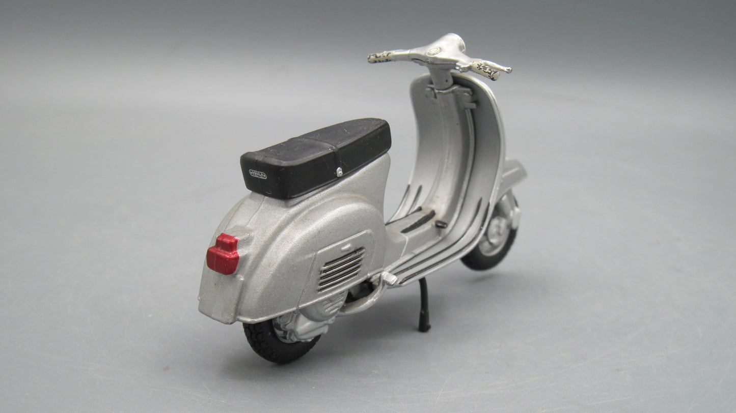 Maisto   Vespa GS 1958 Silver