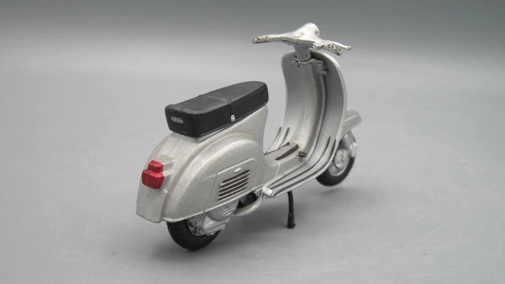 Maisto   Vespa GS 1958 Silver