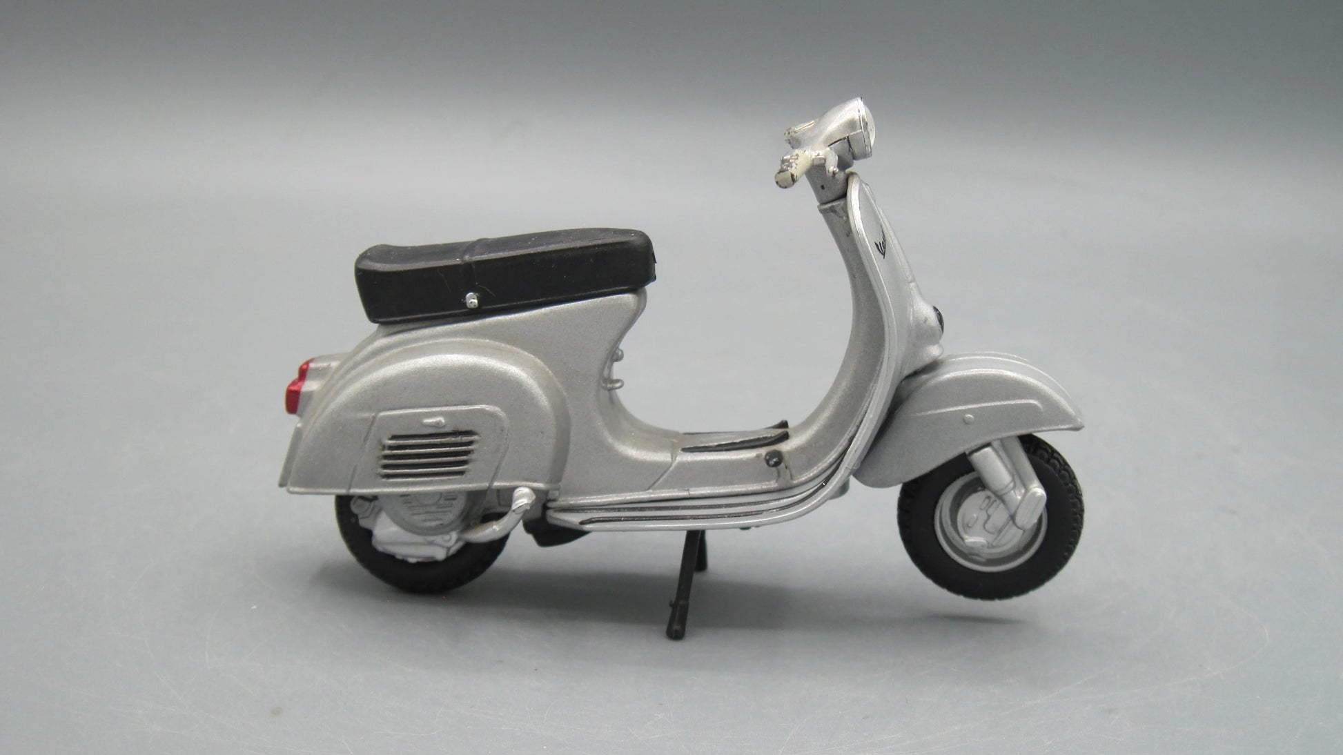 Maisto   Vespa GS 1958 Silver