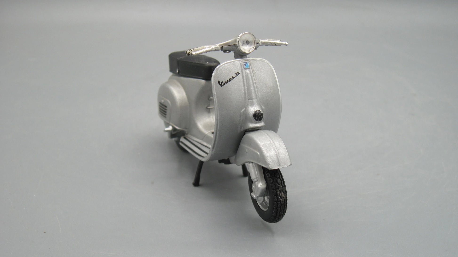 Maisto   Vespa GS 1958 Silver