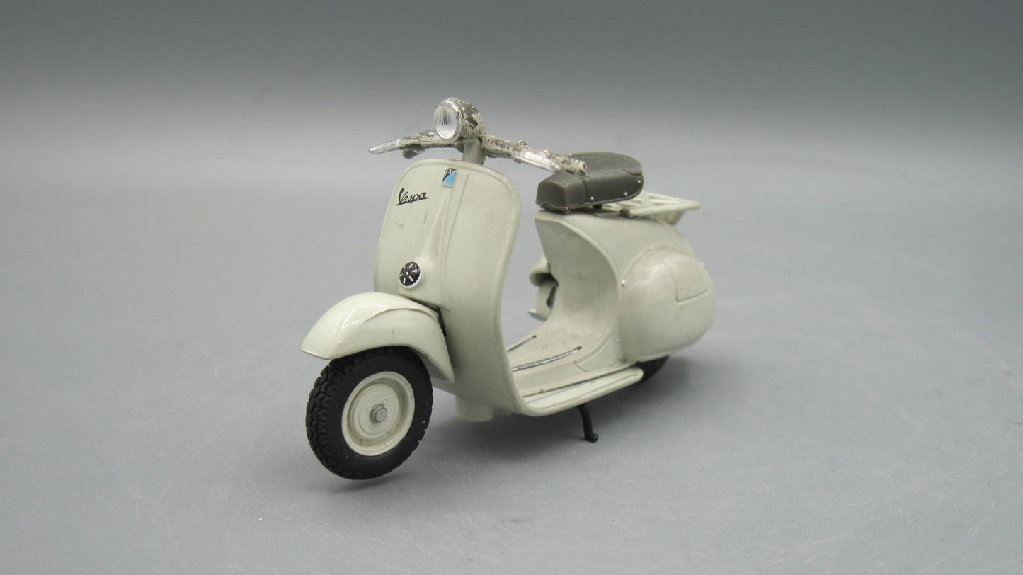 Maisto   Vespa 150 1956 Beige