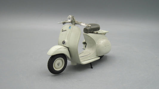 Maisto   Vespa 150 1956 Beige