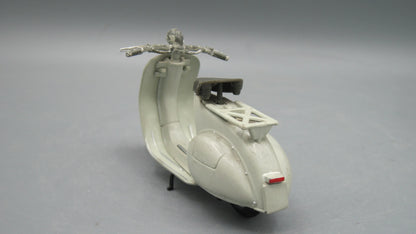 Maisto   Vespa 150 1956 Beige
