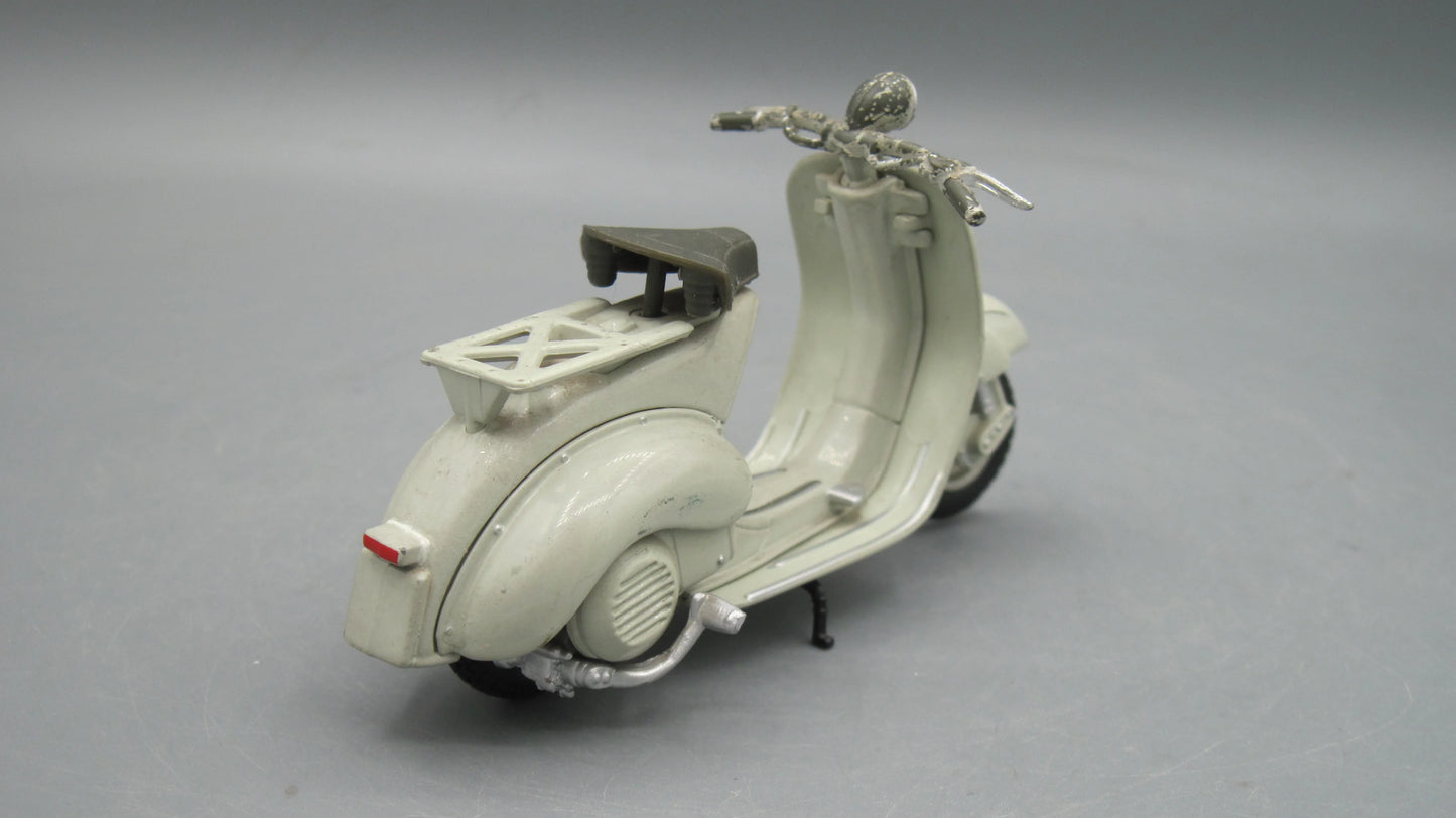 Maisto   Vespa 150 1956 Beige
