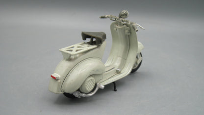 Maisto   Vespa 150 1956 Beige