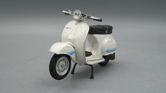 Maisto   Vespa Granturismo Del Carburetor 1976 white
