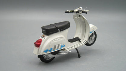 Maisto   Vespa Granturismo Del Carburetor 1976 white