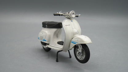 Maisto   Vespa Granturismo Del Carburetor 1976 white