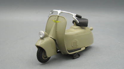 Maisto   Vespa MP5 Paperino 1945 Gold