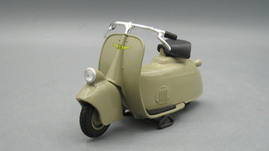 Maisto   Vespa MP5 Paperino 1945 Gold