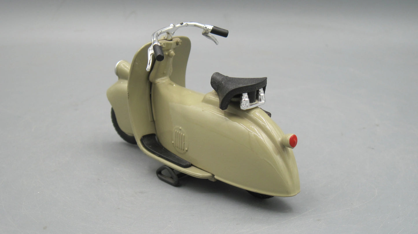Maisto   Vespa MP5 Paperino 1945 Gold