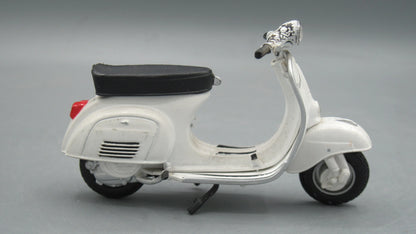 Maisto   Vespa 150 1956 White
