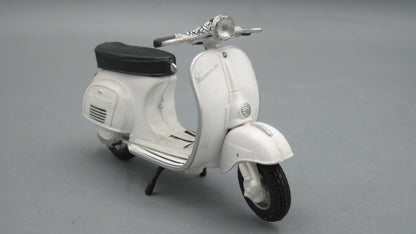 Maisto   Vespa 150 1956 White