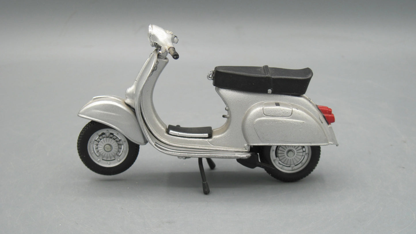 Maisto   Vespa Messerschmitt 150 GS 1961 Silver