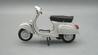 Maisto   Vespa Messerschmitt 150 GS 1961 Silver
