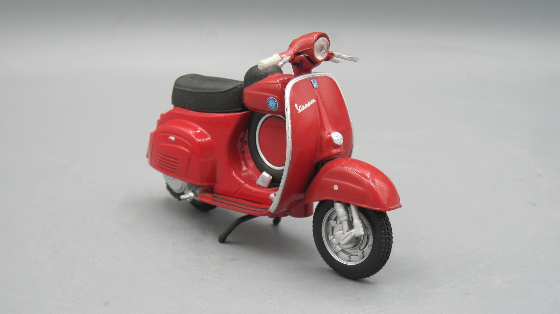 Maisto   Vespa 90 Super Sprint 1965 Red