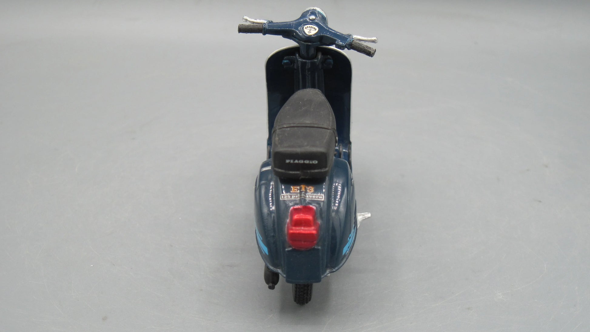 Maisto   Vespa 125 Primavera ET3 1976 Blue