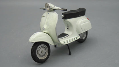 Maisto   Vespa 125 Primavera 1976 White