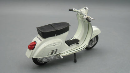 Maisto   Vespa 125 Primavera 1976 White