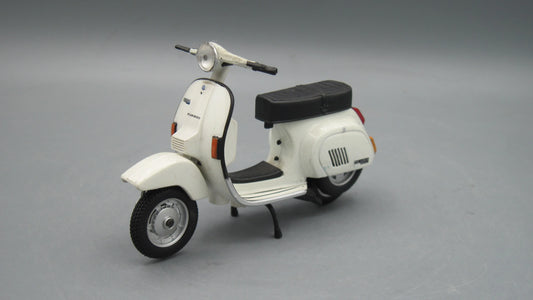Maisto   Vespa PK 125 Automatica 1984 White
