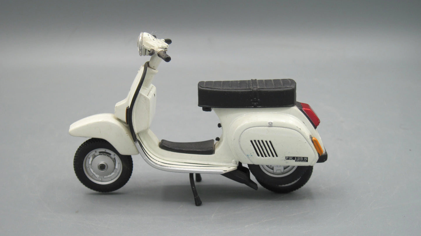 Maisto   Vespa PK 125 Automatica 1984 White