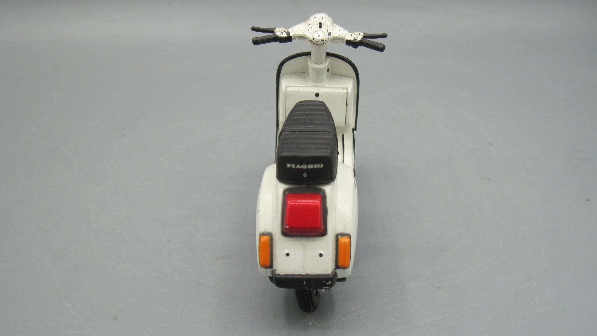 Maisto   Vespa PK 125 Automatica 1984 White