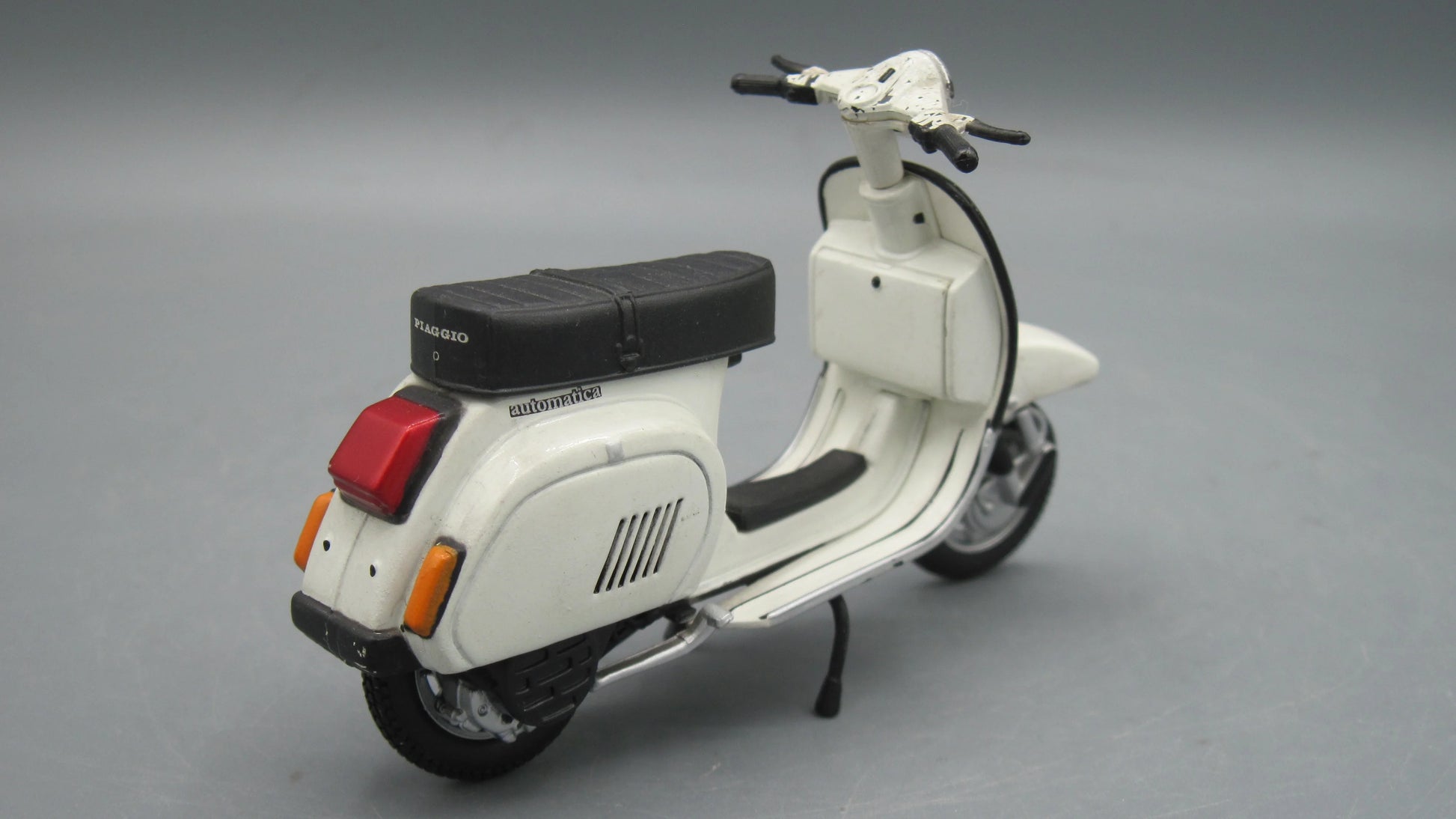 Maisto   Vespa PK 125 Automatica 1984 White