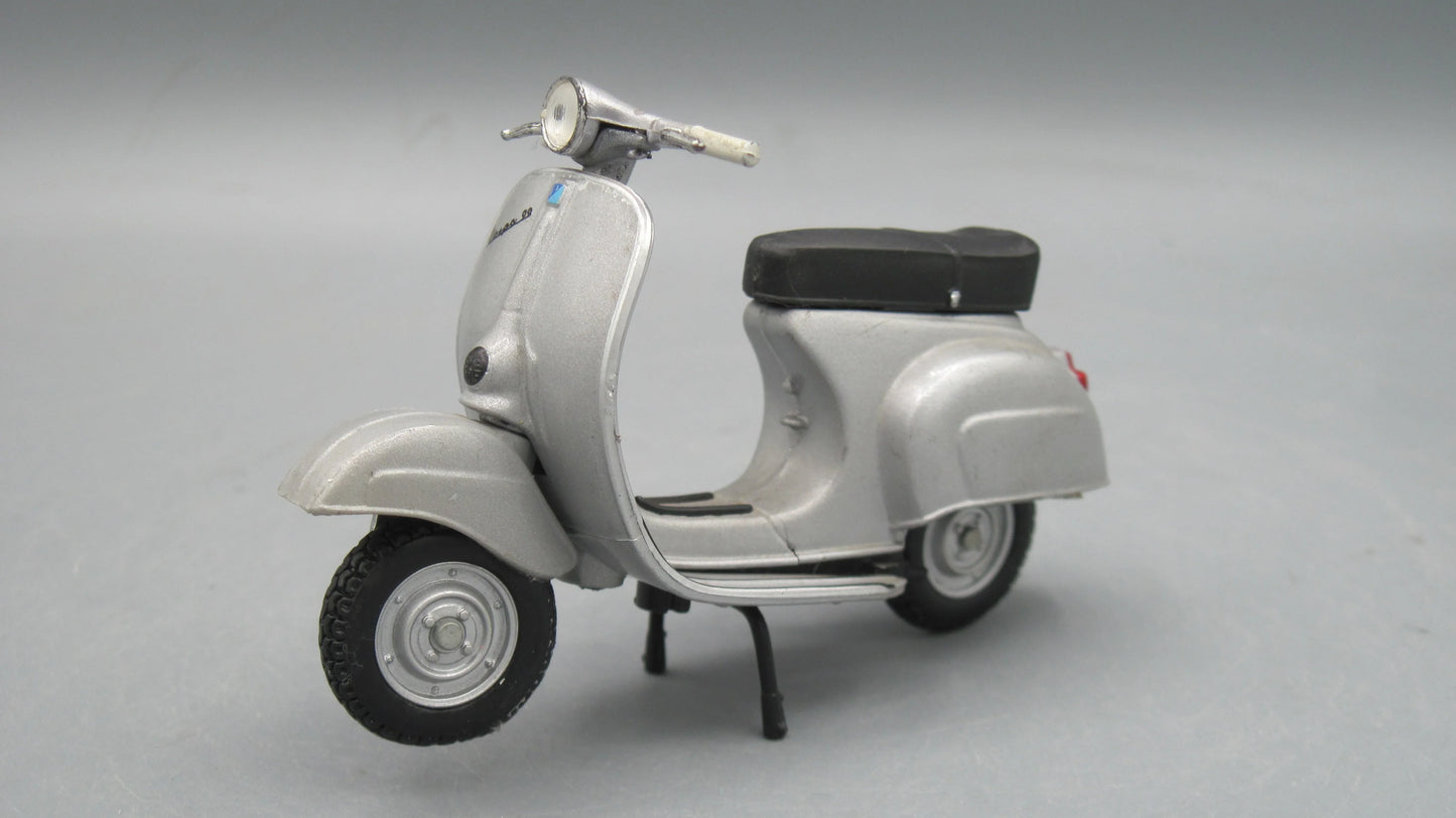 Maisto   Vespa 150 1956 Grey
