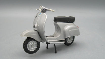 Maisto   Vespa 150 1956 Grey