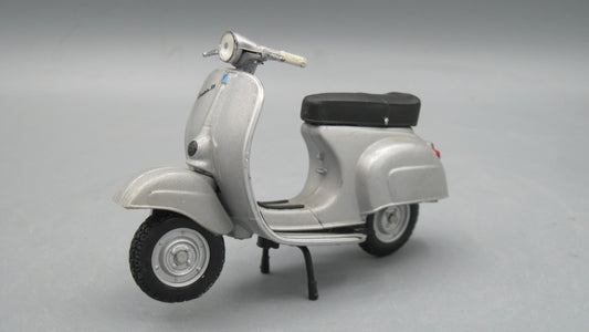 Maisto   Vespa 150 1956 Grey