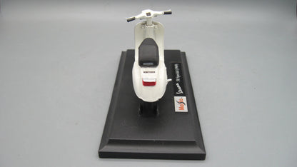 Maisto   Vespa 50 Special with base 1969 Beige