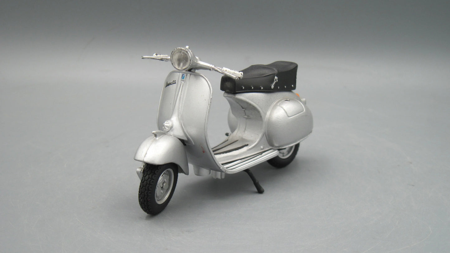 Maisto   Vespa 125 1953 Silver