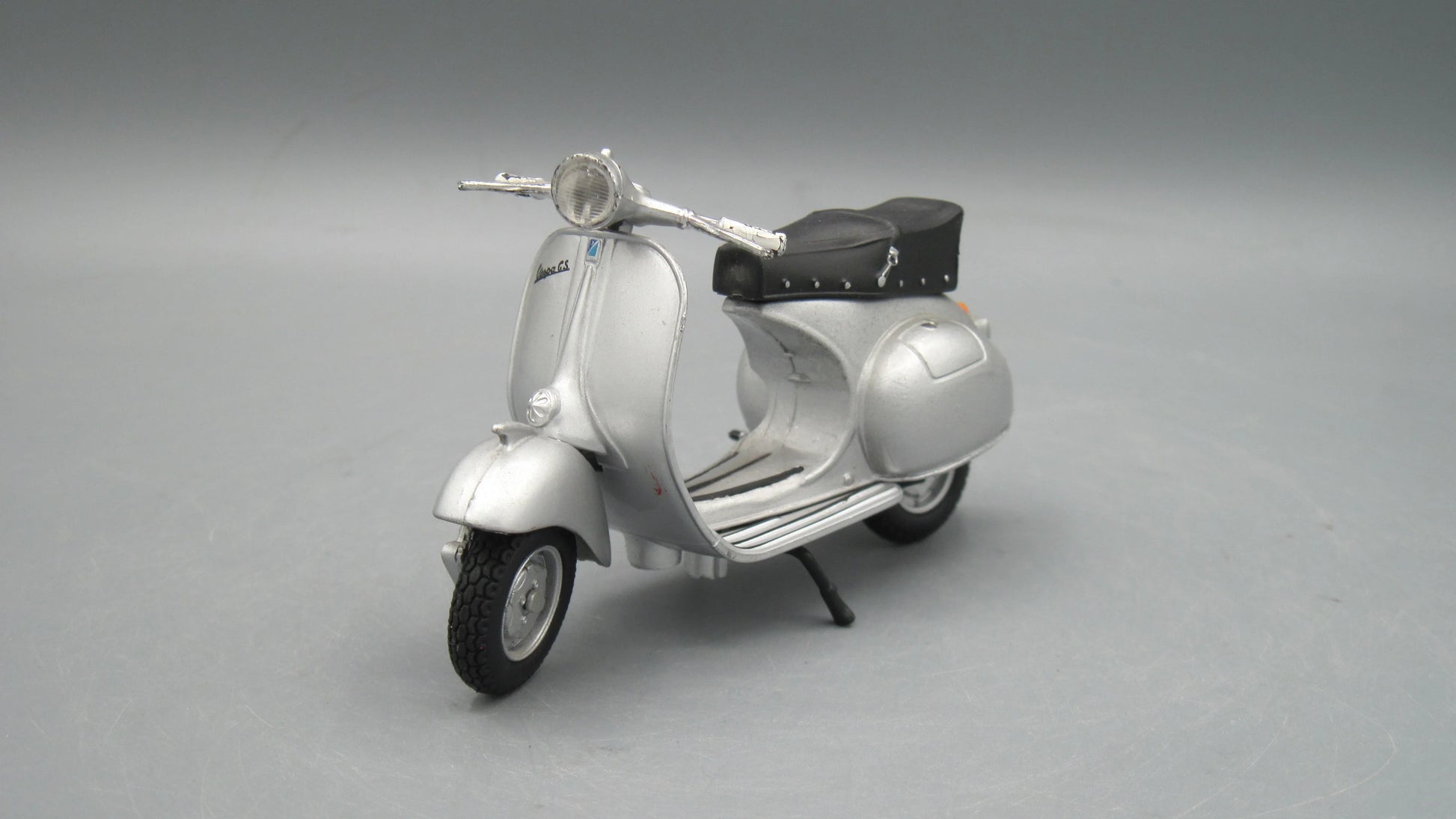 Maisto   Vespa 125 1953 Silver