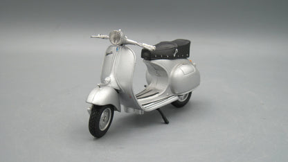 Maisto   Vespa 125 1953 Silver