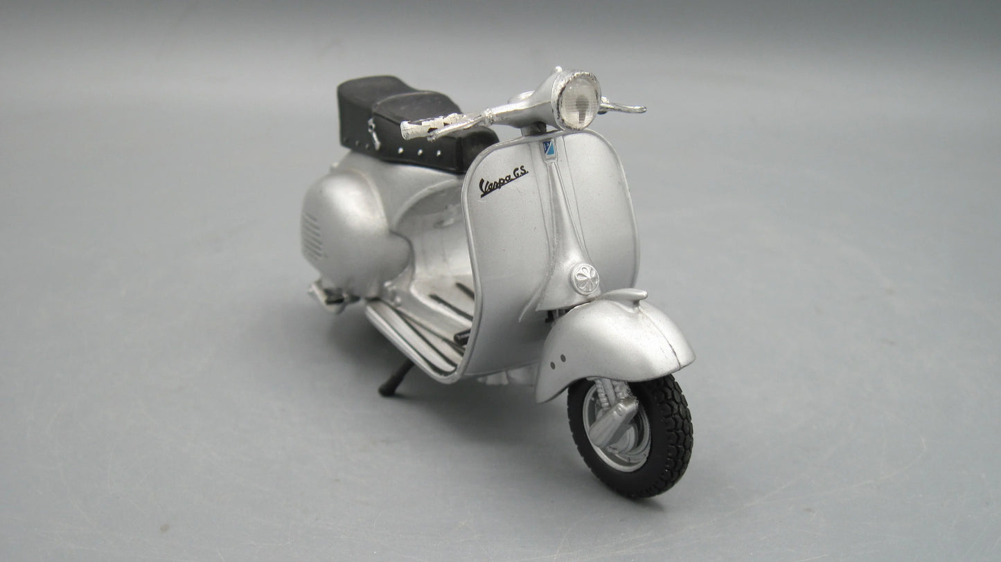 Maisto   Vespa 125 1953 Silver