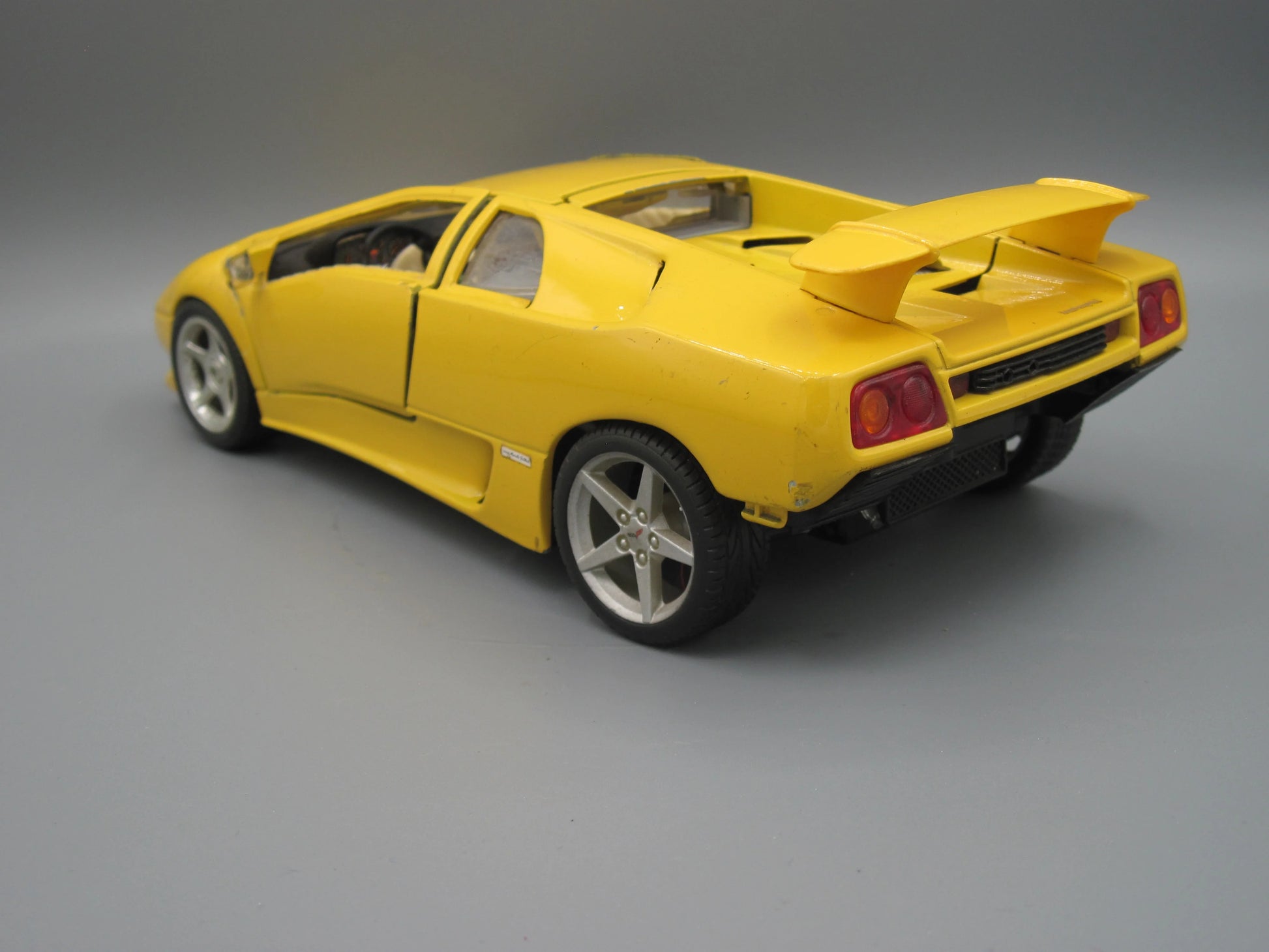 Bburago  Special Edition Lamborghini Diablo 1990 Yellow