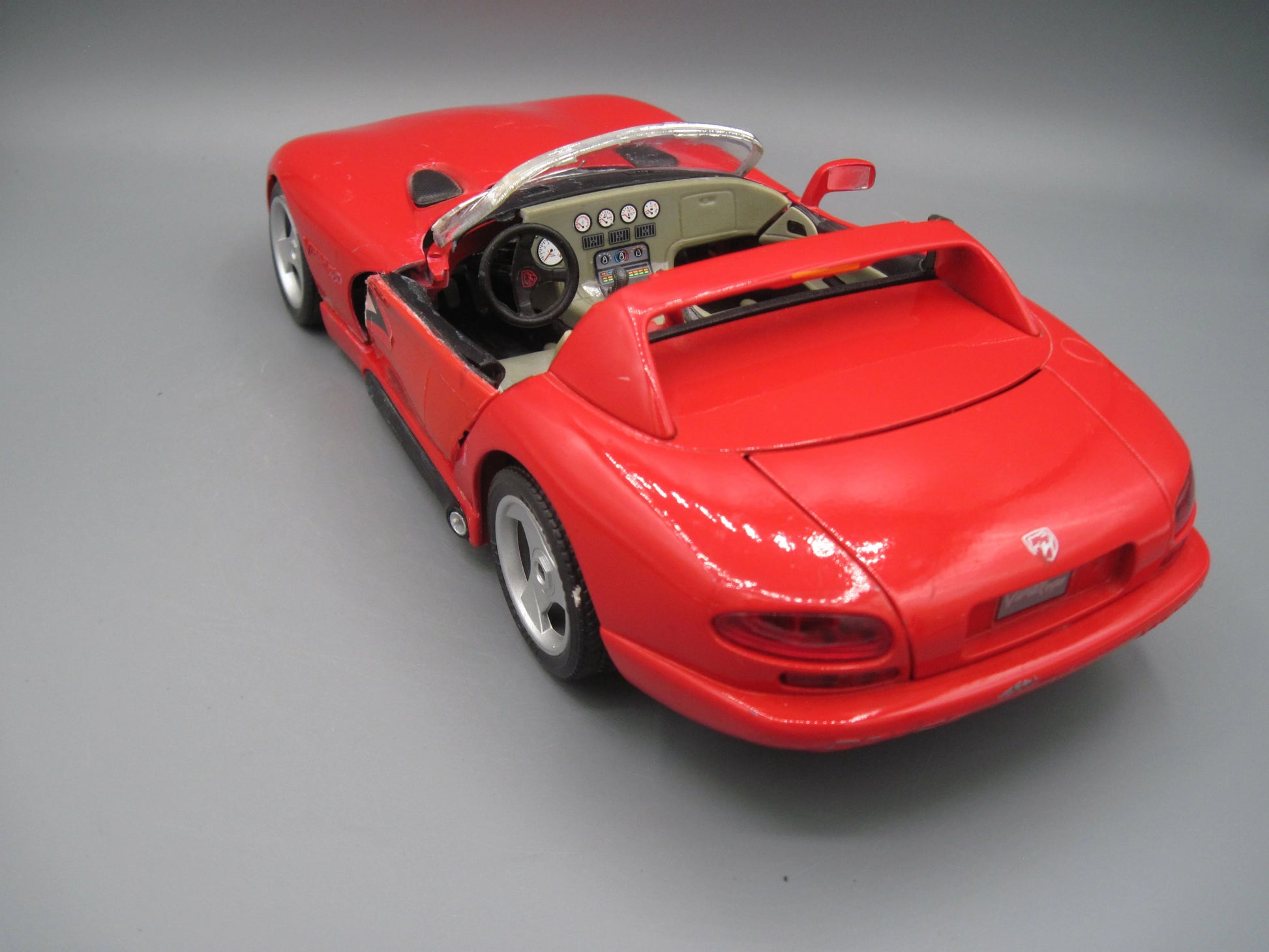 Bburago   Dodge Viper RT/10  Red