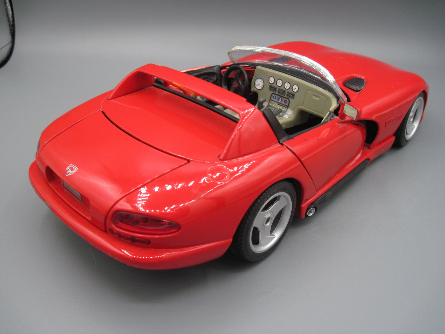 Bburago   Dodge Viper RT/10  Red