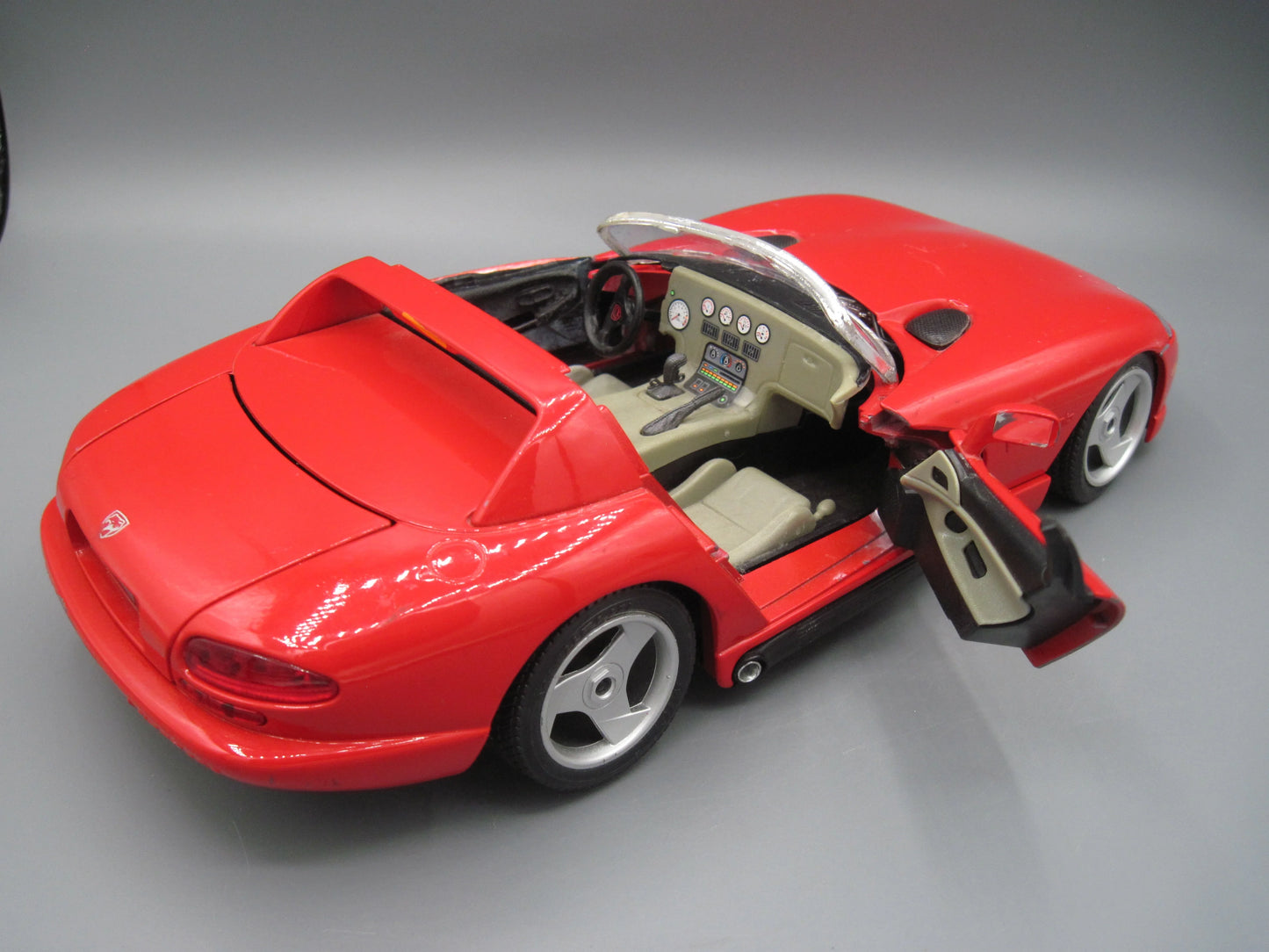 Bburago   Dodge Viper RT/10  Red