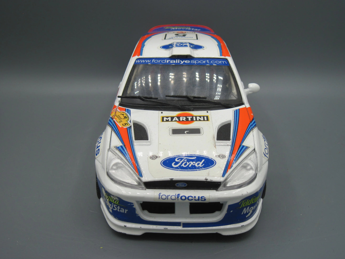 Bburago   Ford  Focus Sports Car  White & Blue