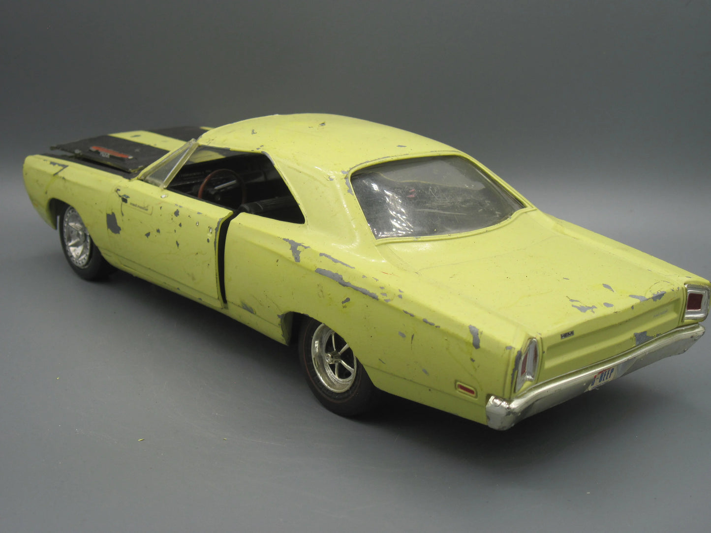 ERTL   Chrysler Plymouth Road Runner 1969 Yellow