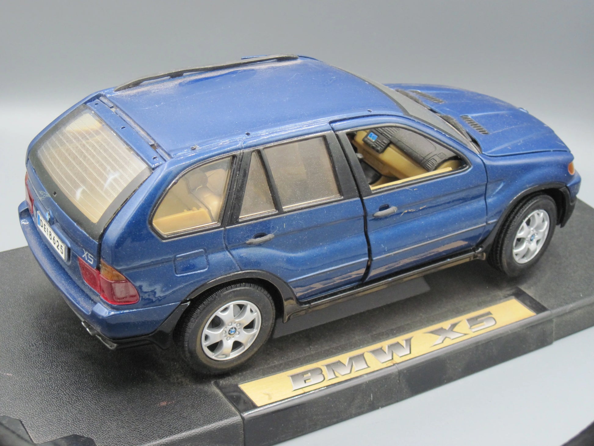 Motor Max   BMW X5 with Base  Blue