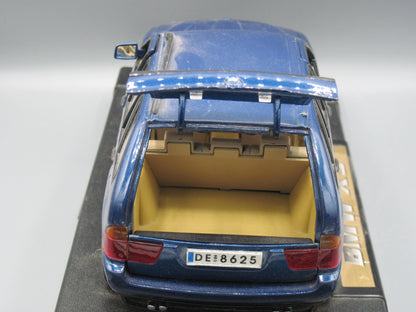 Motor Max   BMW X5 with Base  Blue